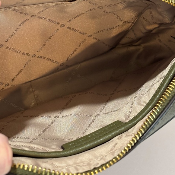 EUC MICHAEL KORS EW CROSSBODY PURSE OLIVE - Picture 8 of 14